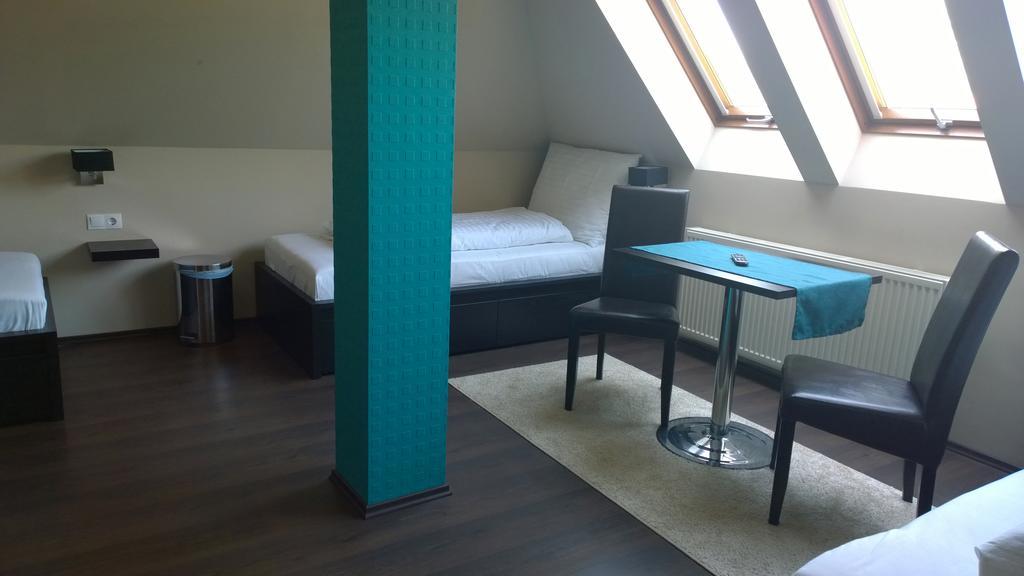 Parton Hotel & Bowling Тісокийчке Номер фото